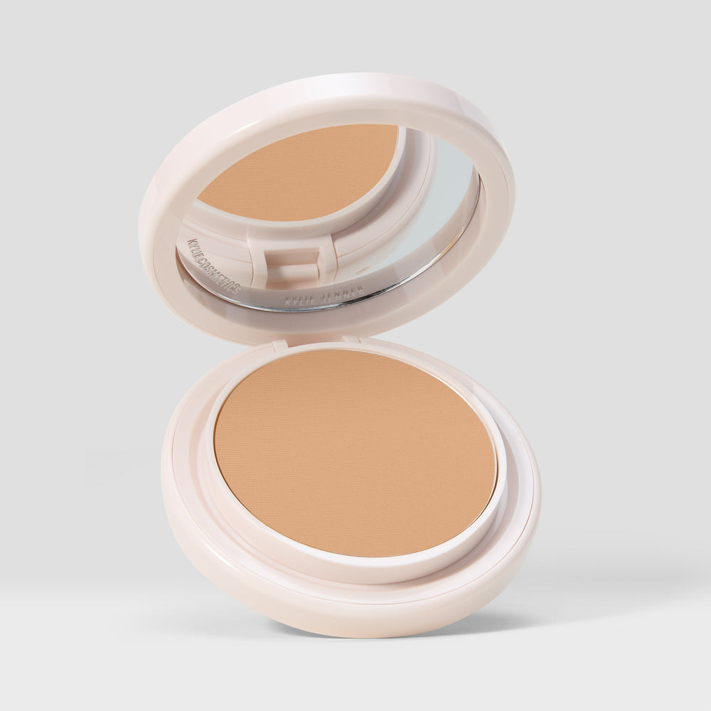 Kylie Cosmetics Natural Blur Powder Foundation, shade 4WN