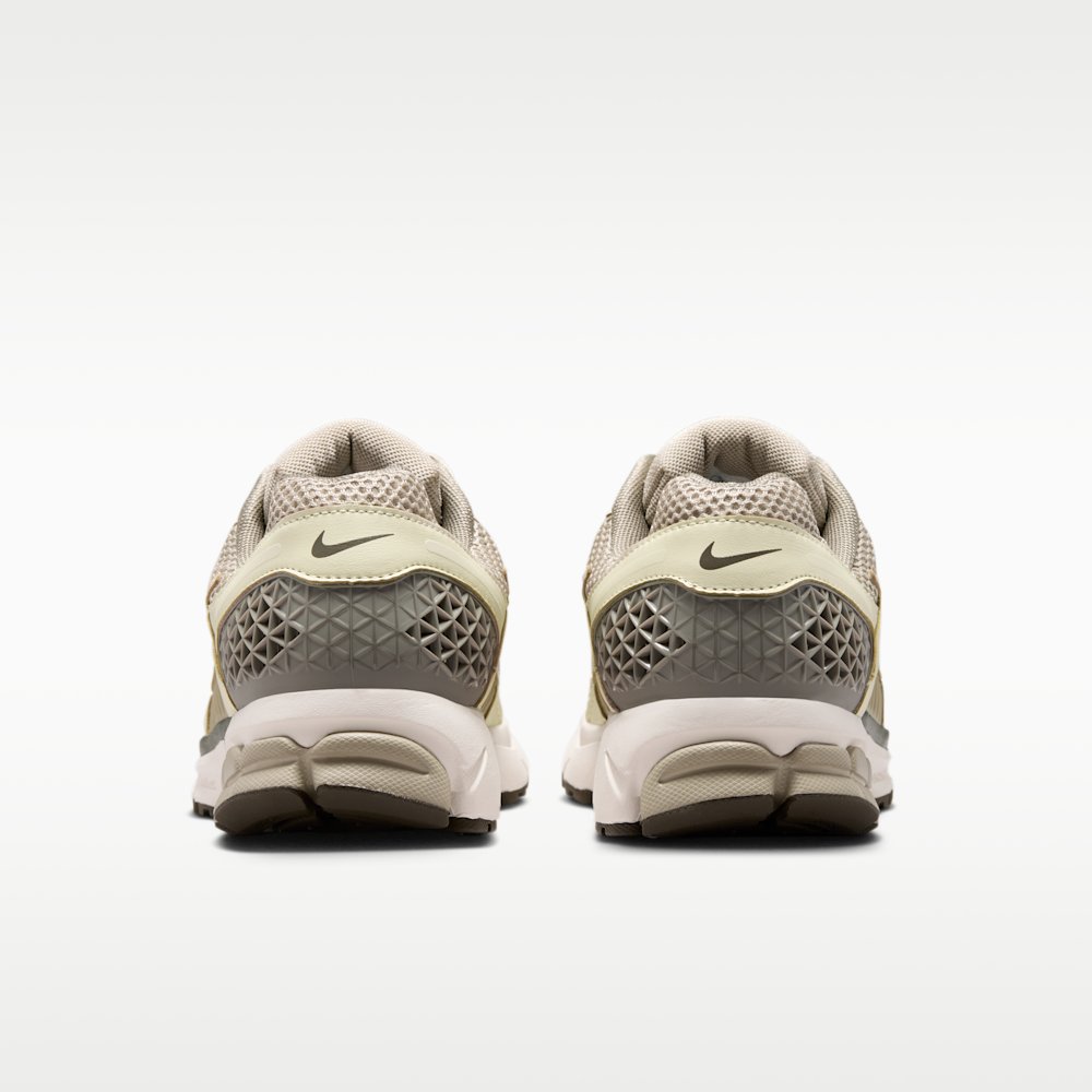 Nike Zoom Vomero 5 Men's Sneakers
