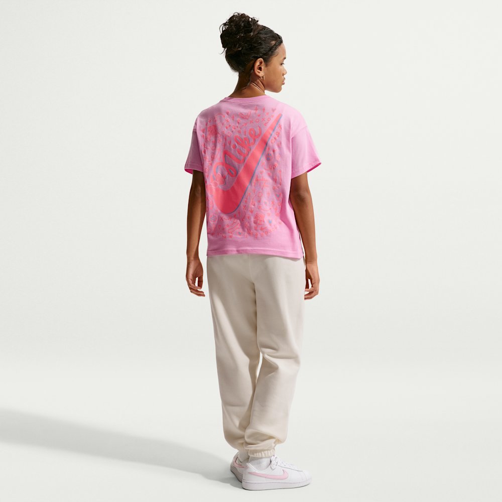 Nike Sportswear Big Kids' (Girls') T-Shirt