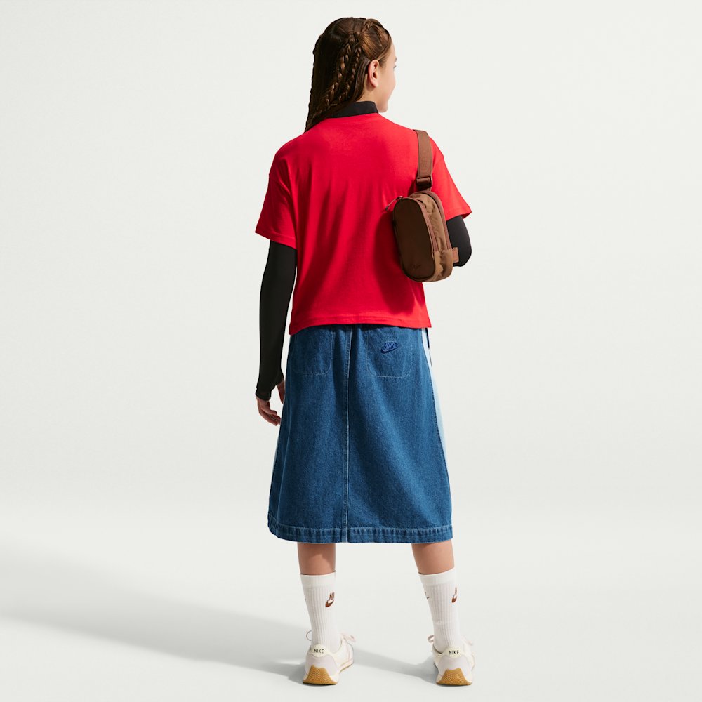 Nike Sportswear Big Kids' (Girls') T-Shirt