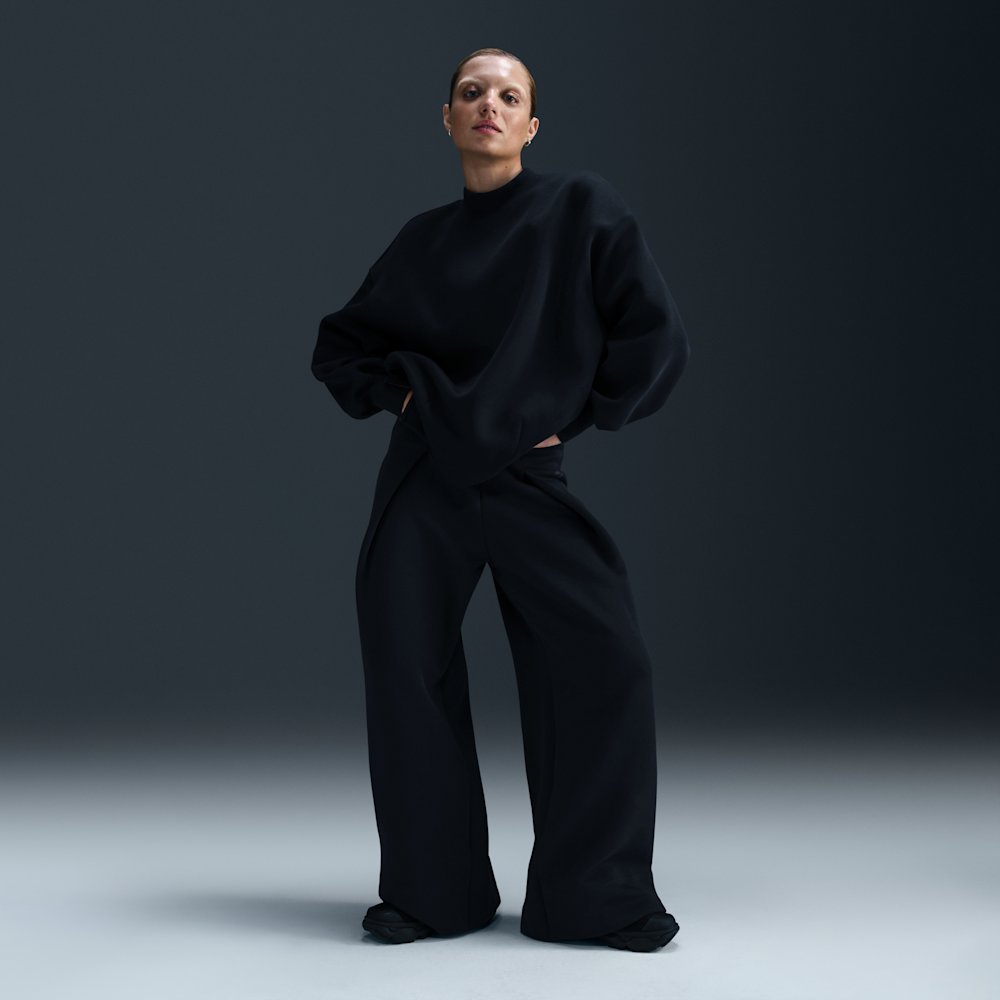 Nike Sportswear Tech Fleece Women's Oversized Crew-Neck Sweatshirt