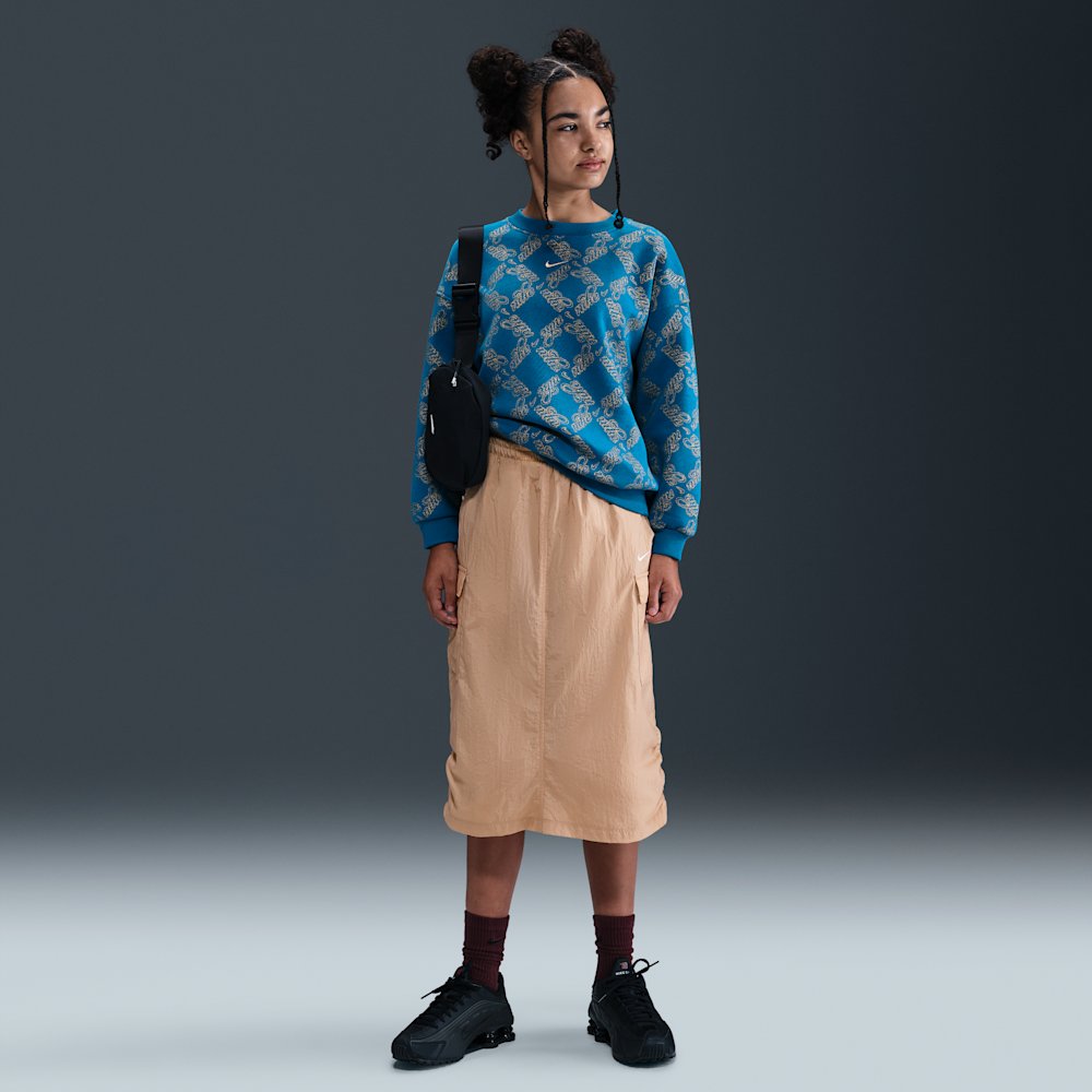 Nike Sportswear Club Fleece Big Kids' (Girls') Oversized Printed Crewneck Sweatshirt