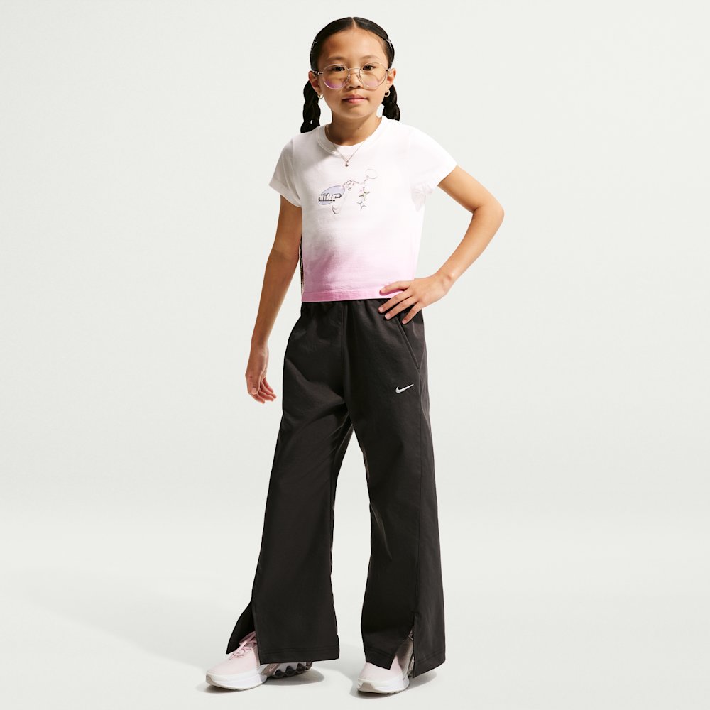 Nike Sportswear Big Kids' (Girls') T-Shirt