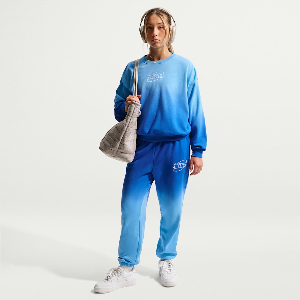Nike Studio Fleece Lightweight Big Kids' (Girls') Oversized Graphic Crew